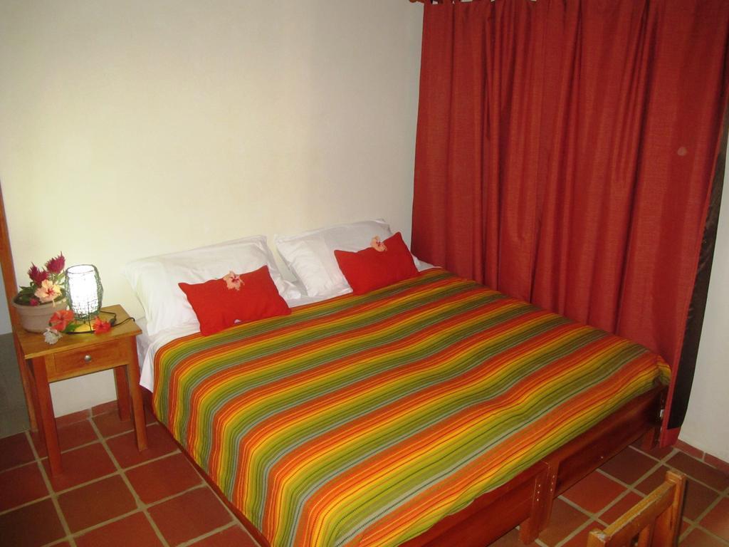 Hotel Iguanito Santa Catalina Ruang foto